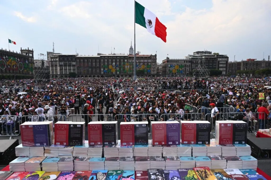 Sheinbaum encabeza entrega gratuita de millones de libros de texto