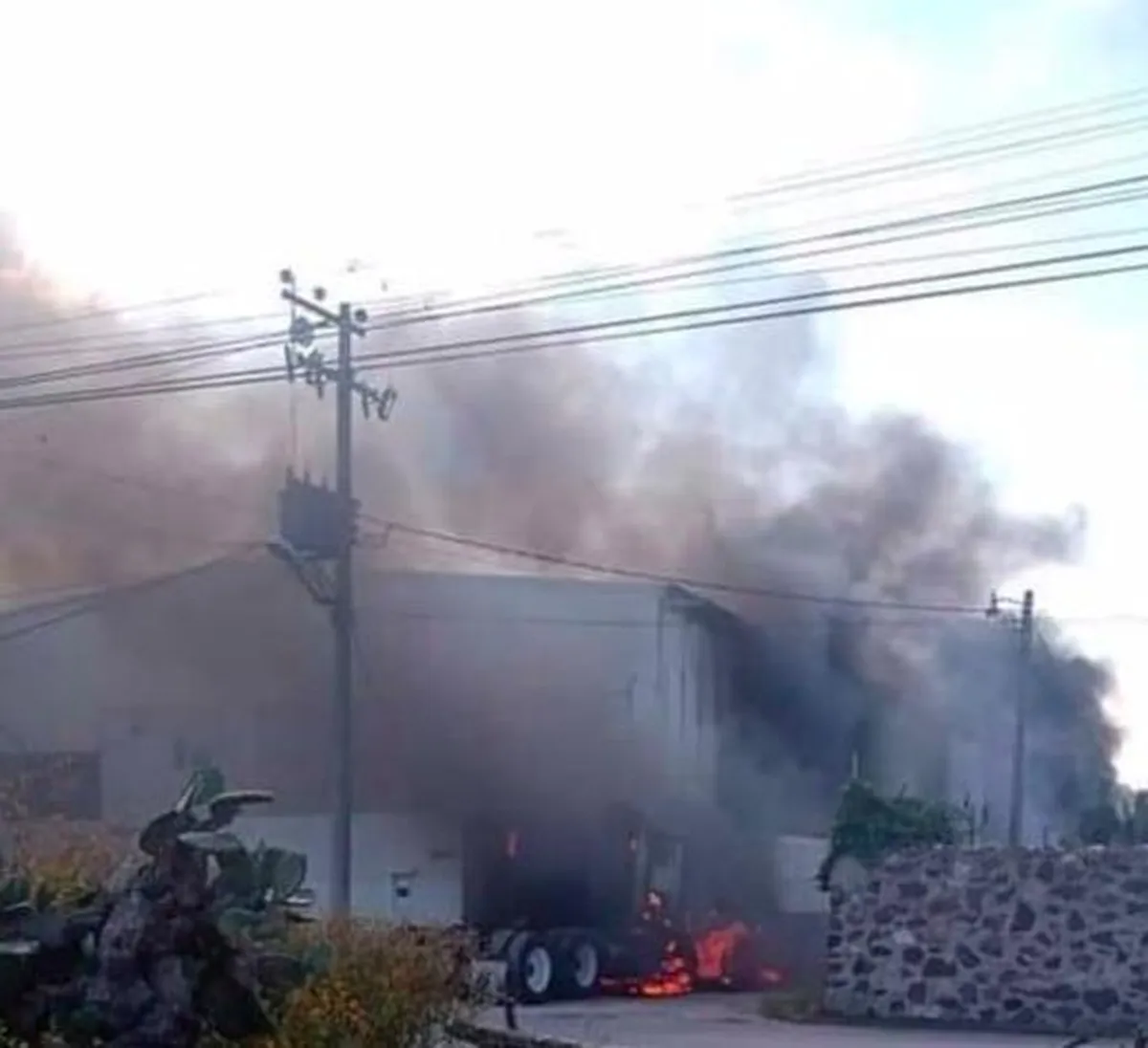 Riña en Bomintzha, Tula lleva un muerto, heridos y unidades incendiadas