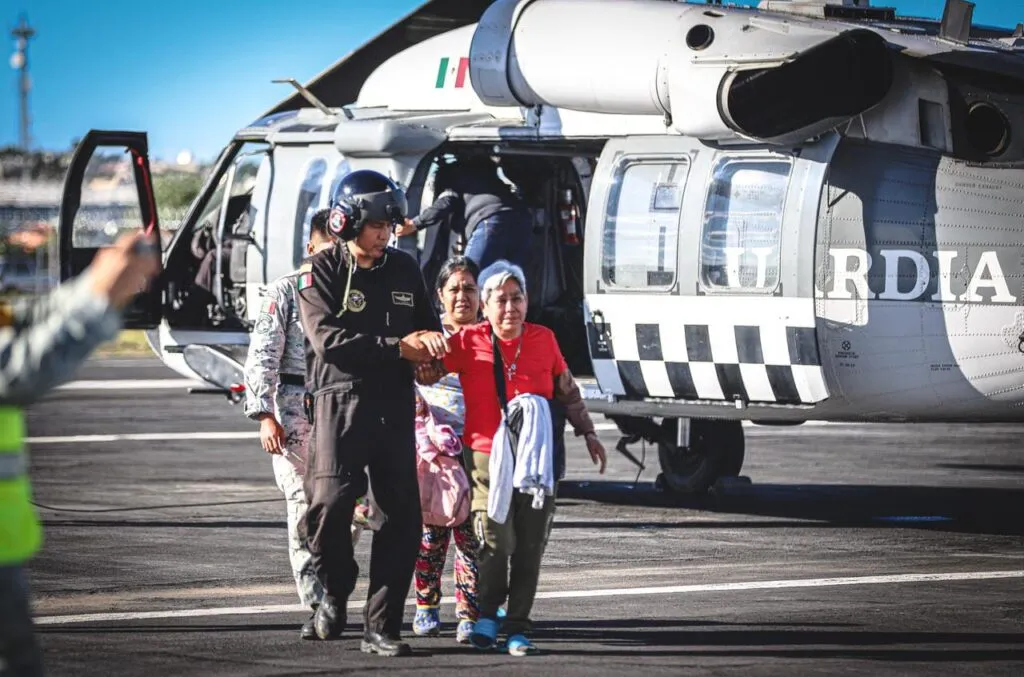 Traslados aéreos salvan a cuatro menores tras lluvias en Hidalgo