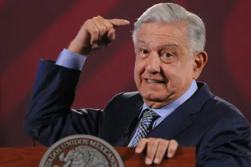 Consejeros y personal del INE son unos “cinicazos”: AMLO