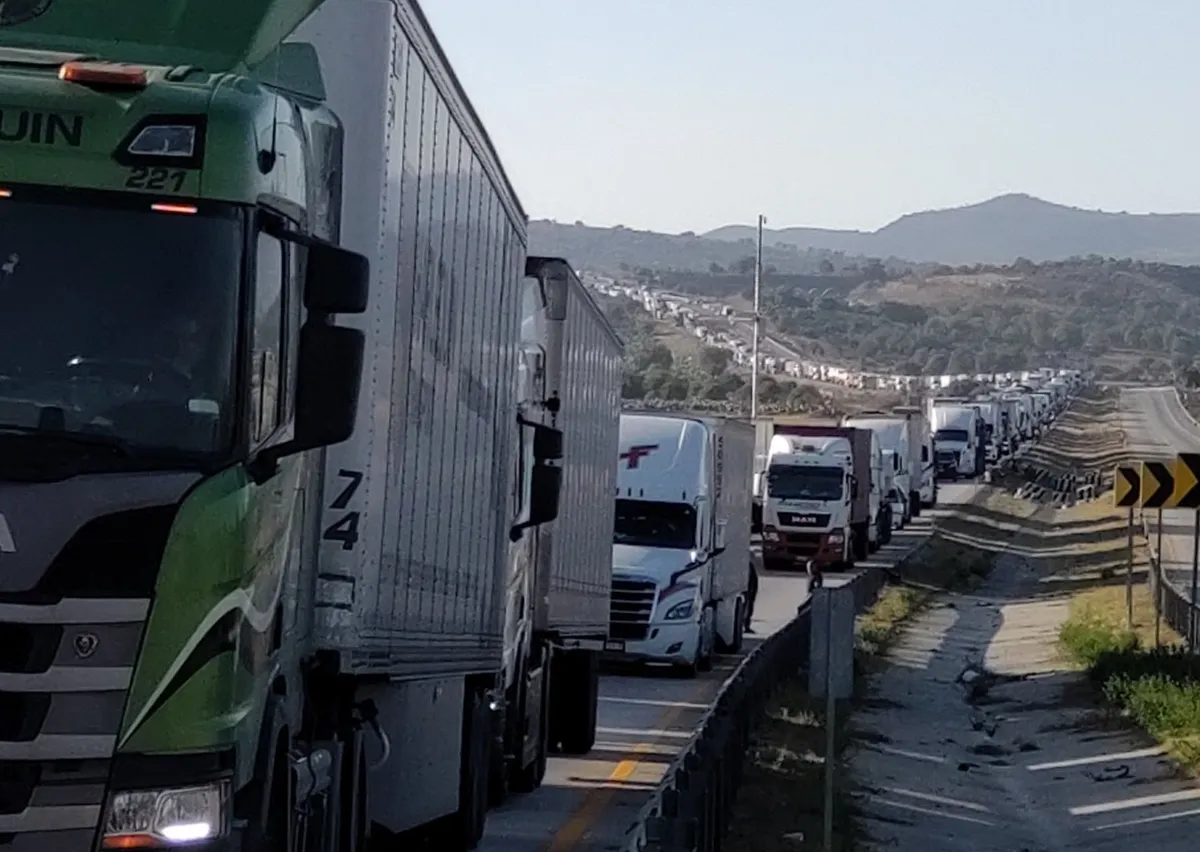 Autopista Arco Norte: campesinos bloquean en dirección a Puebla