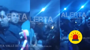 Combi evade asalto en Valle de Chalco mientras delincuentes la persiguen en camioneta.