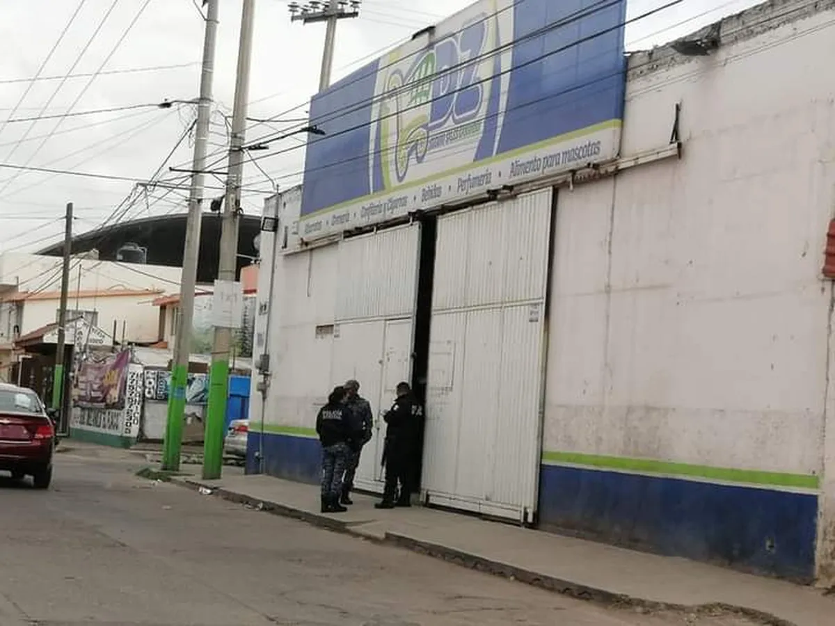 Asaltan tienda de abarrotes de Tulancingo; lesionan a gerente