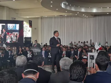 Candidatos al gobierno de Hidalgo asisten a foro empresarial