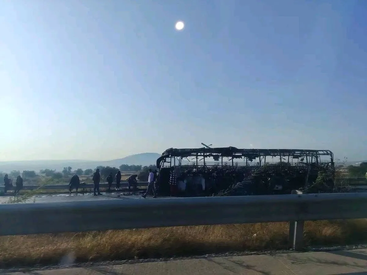 incendio de autobús en el Arco Norte