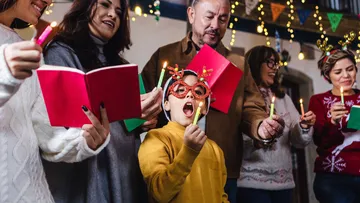 Las posadas 2025 en México comenzarán el 16 de diciembre, una tradición llena de música, ponche y piñatas.