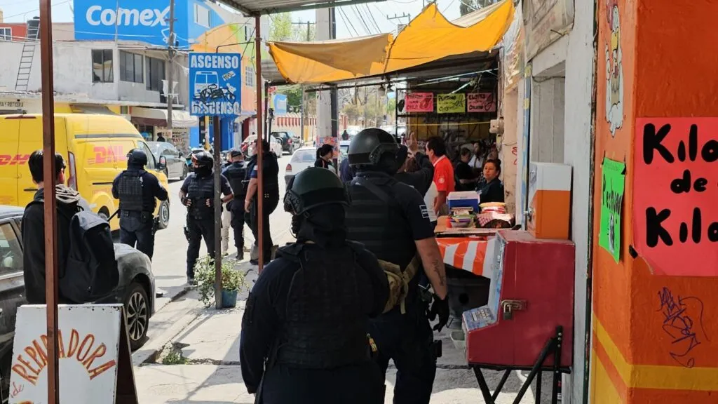 Comerciantes de Atotonilco de Tula en riesgo de sanciones por invadir banquetas y vía pública