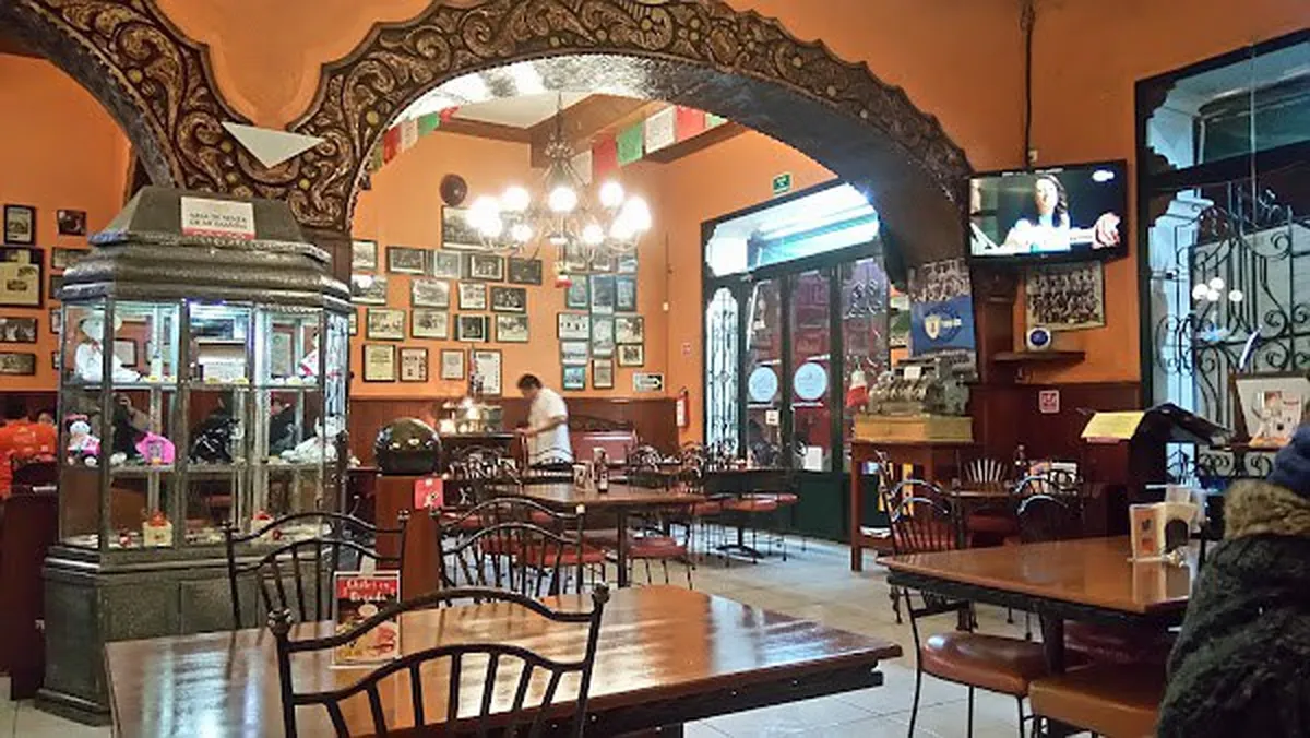 Restaurantes y abarrotes son la principal fuente de empleo en Pachuca: Inegi