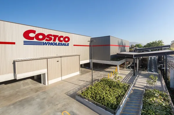 Entrada de Costco en México durante el Black Friday 2025.