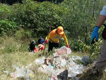 Encuentran basurero clandestino junto al río Tula y descubren qué tiraban ahí