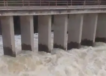 Desfogue de presa Zimapán