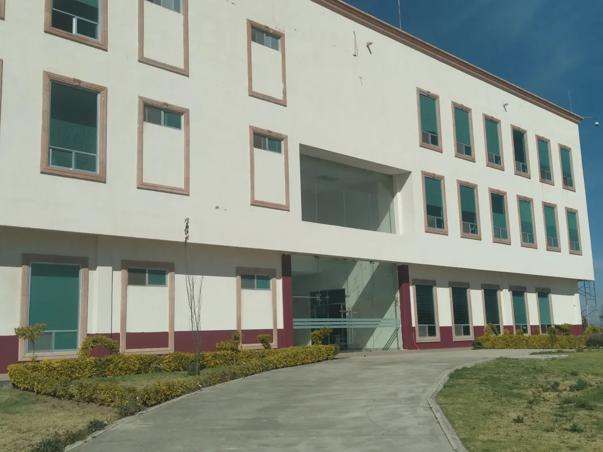 Comienzan a pintar la presidencia de Tulancingo con los colores de Morena  