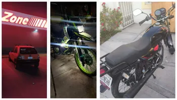 Automóviles y motocicletas estacionados en la zona centro de Tizayuca.