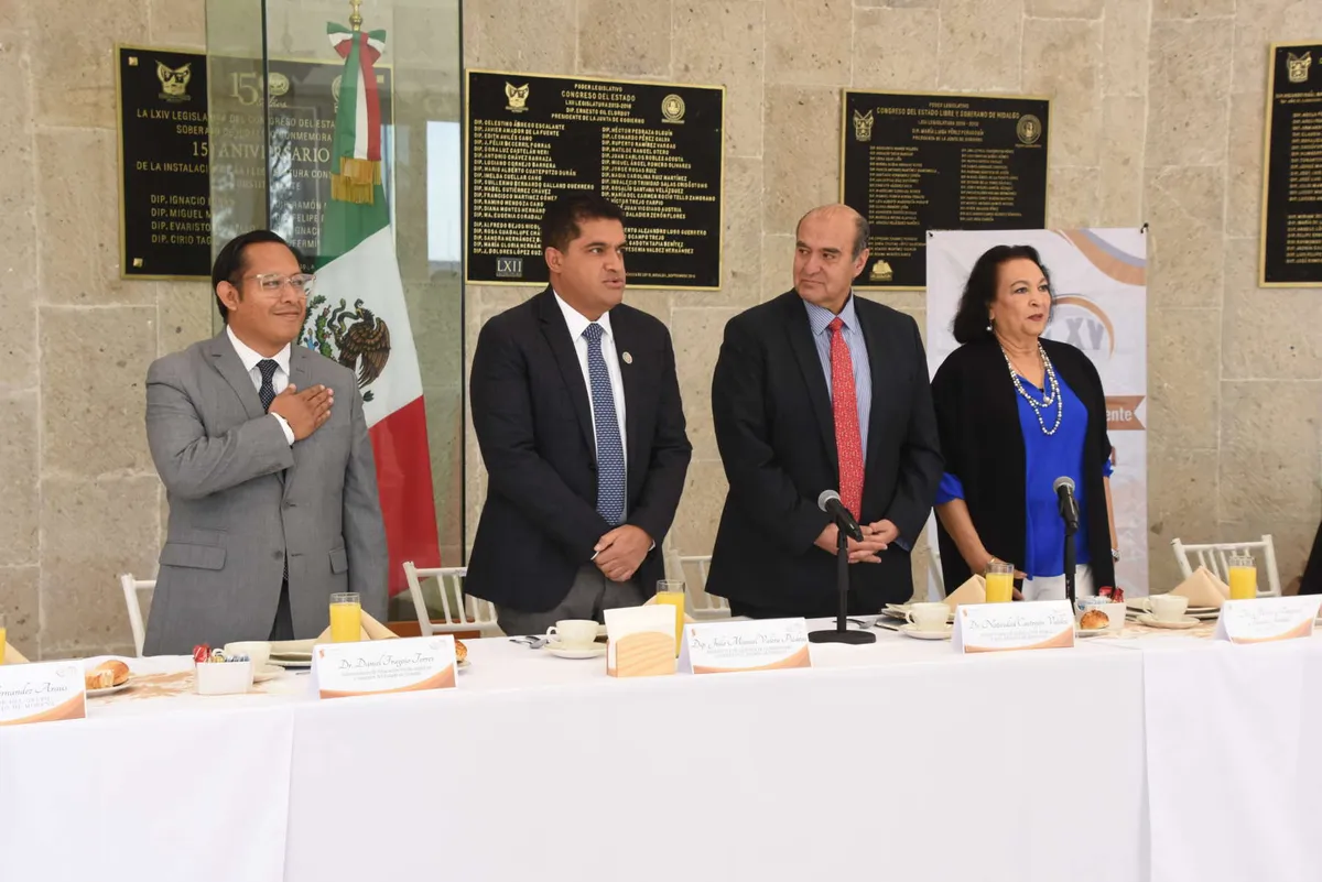 Entregan diputados a SEPH avance de la Ley General de Educación Superior