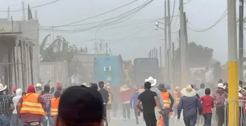 Se da a la fuga chófer de tráiler involucrado en arrancones y accidente en Epazoyucan