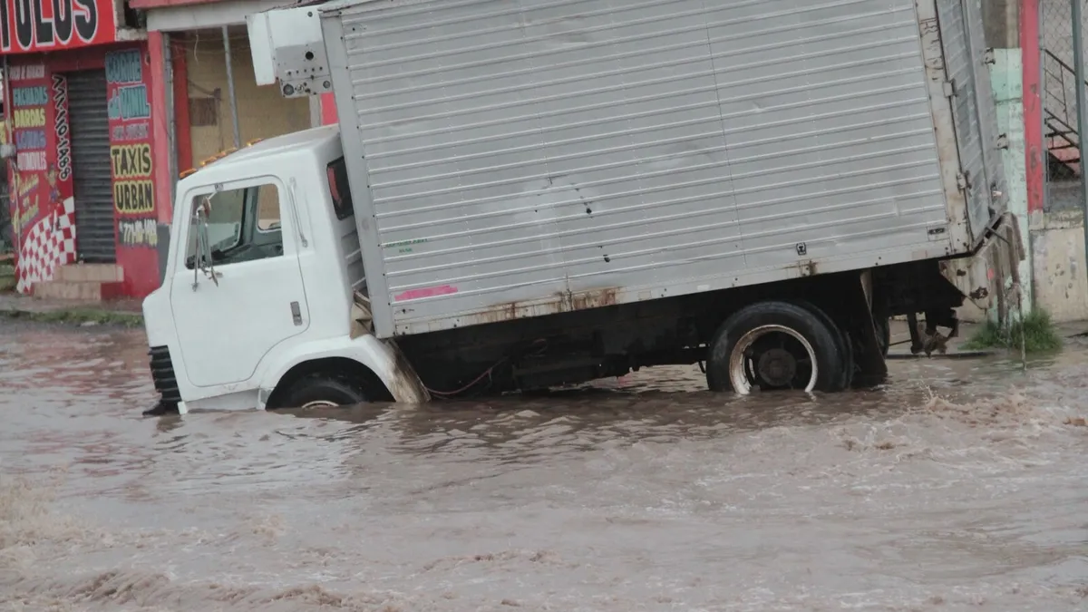 Lluvias intensas provocan inundaciones en zonas de Pachuca