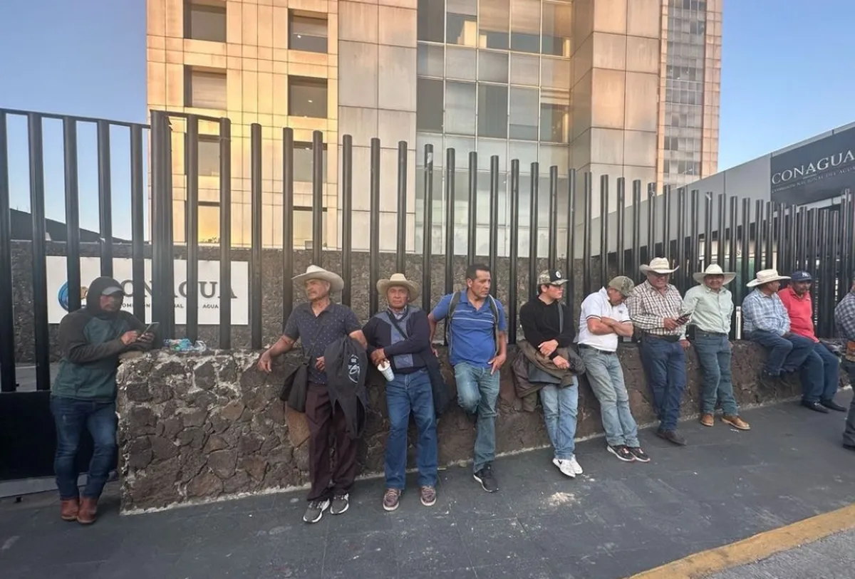 Ejidatarios de Hidalgo protestan en Conagua