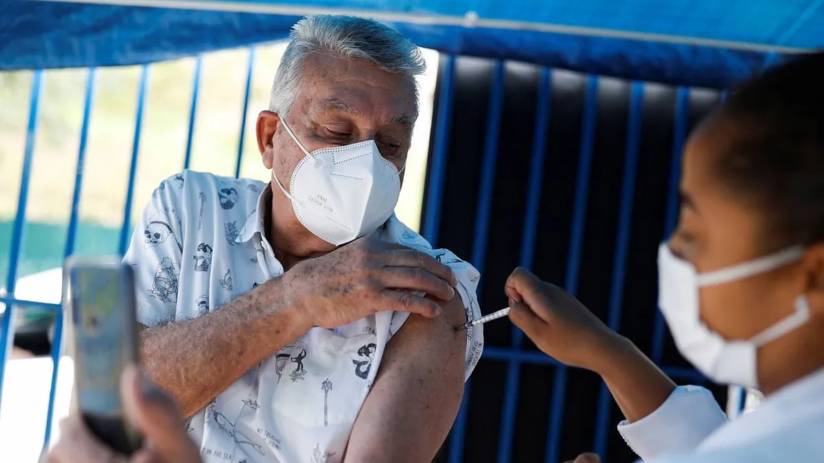 Vacuna Covid de refuerzo para maestros de Hidalgo: en estas 27 sedes aplicarán la dosis