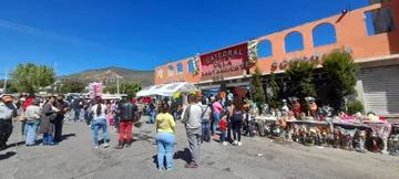Desfilan fieles de la Santa Muerte por centro de Pachuca