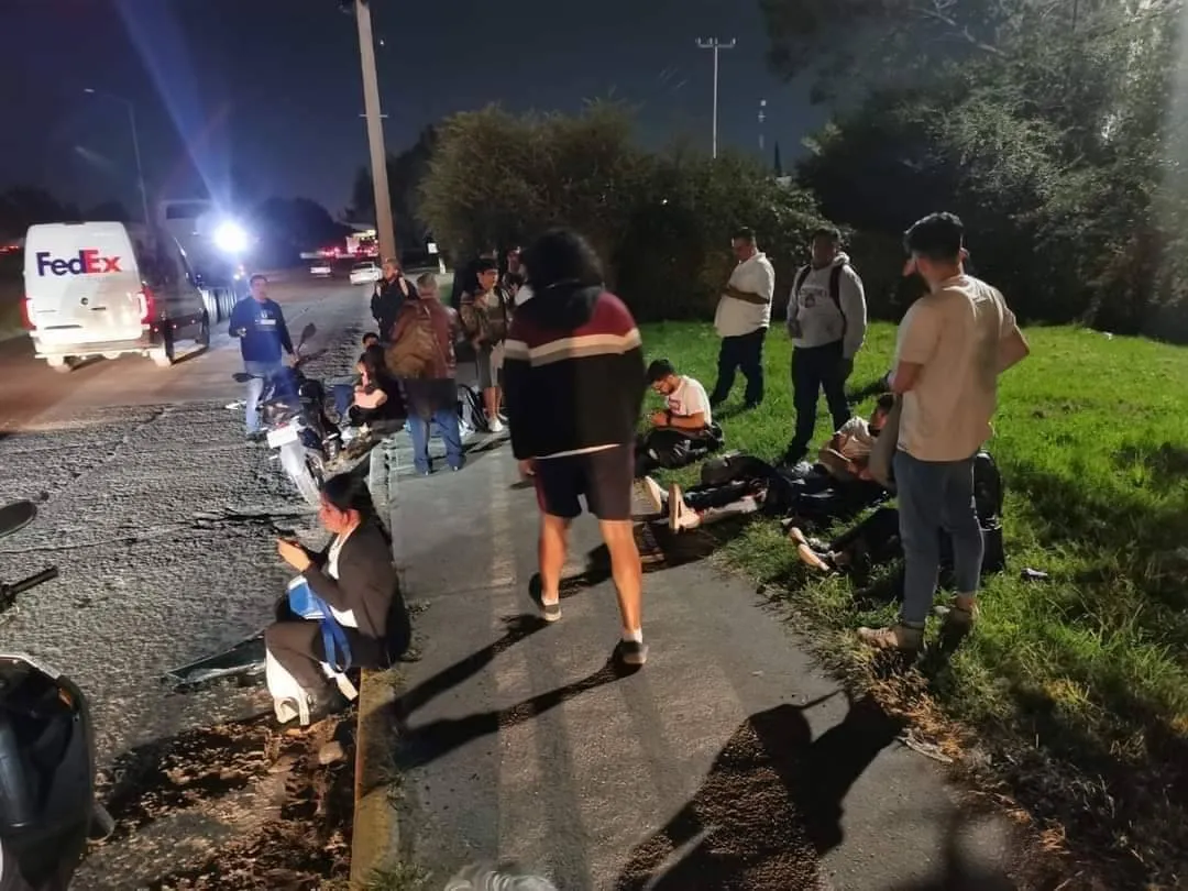 Se volcó una combi de pasajeros en la México Querétaro