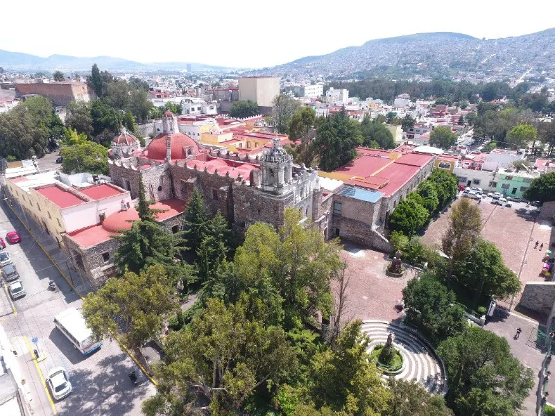 Nuestra virgen y santo