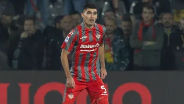Johan Vásquez y Cremonese consiguen primer triunfo en la Serie A