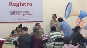 Personas de 30 a 64 años registradas en la Pensión para Personas con Discapacidad realizan su trámite de credencialización.