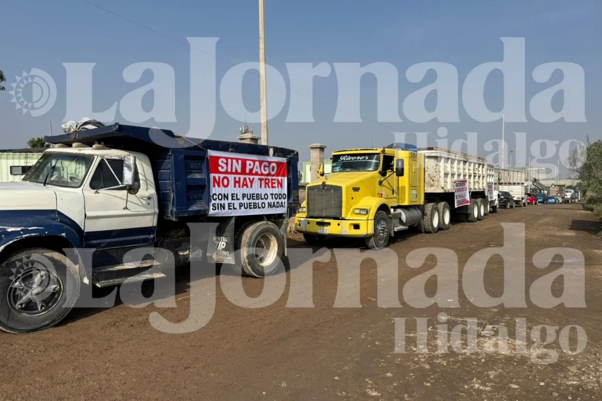Trabajadores bloquean acceso a obra en la zona de Huitzila, Tizayuca