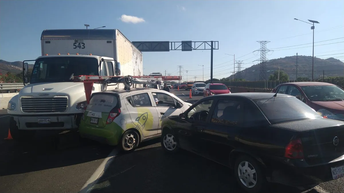 Se registra carambola sobre la autopista México-Pachuca
