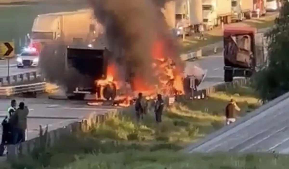 Arco Norte: Tráiler choca y se incendia, hay 2 muertos