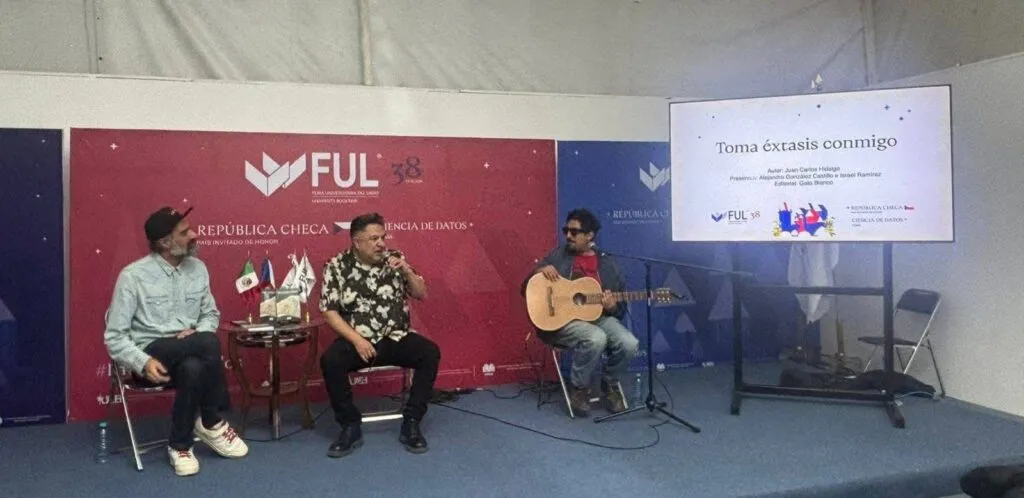 De Iron Maiden a Rosalía: Toma éxtasis conmigo la nueva obra de Juan Carlos Hidalgo