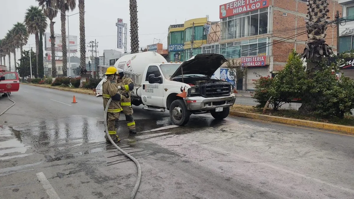 Movilización de emergencia en Tizayuca por falla en pipa de gas; autoridades cerraron una de las avenidas más transitadas.