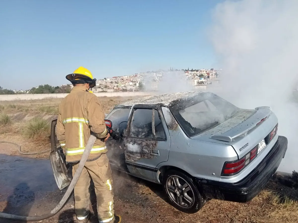 Tras persecución, capturan a sospechoso de robo de auto en Tulancingo
