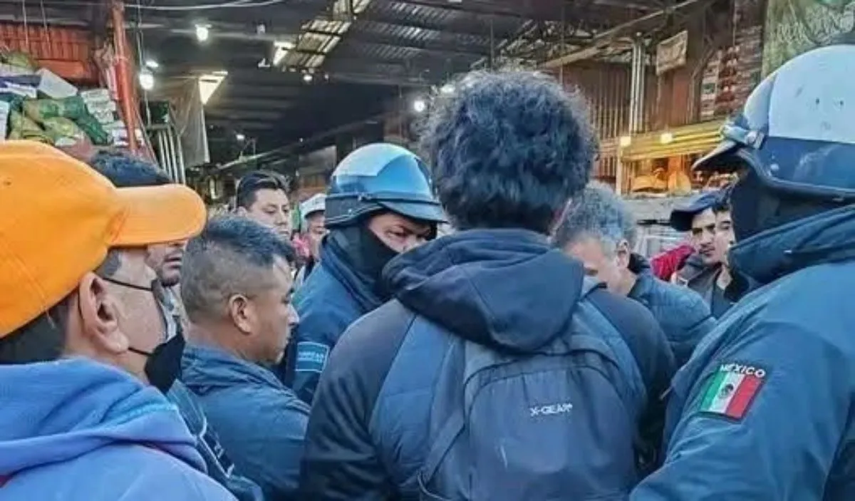 Central de abastos Pachuca: comerciantes retienen a presunto ladrón