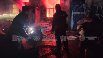 Bomberos atienden incendio en vivienda de El Pedregal, Tizayuca.