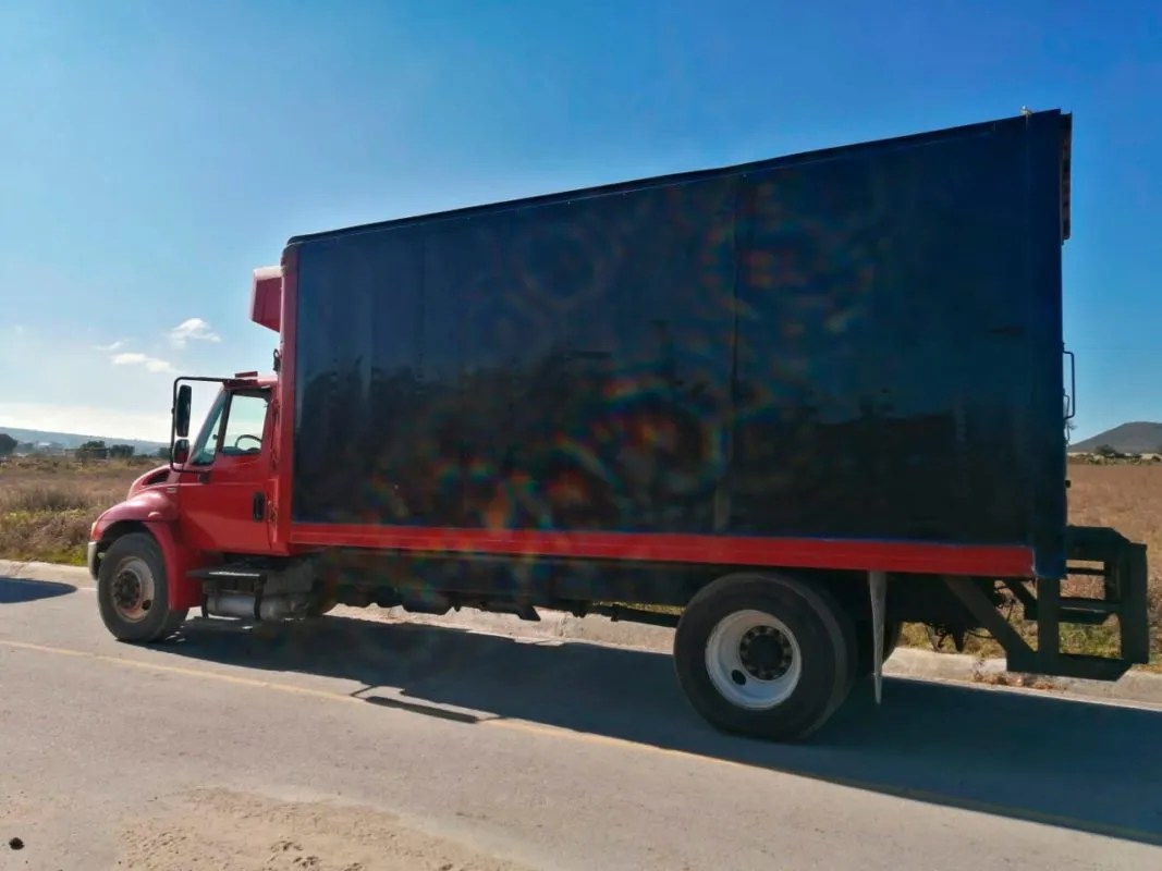 Aseguran dos camiones con huachicol en camino Tepeapulco-Tlanalapa