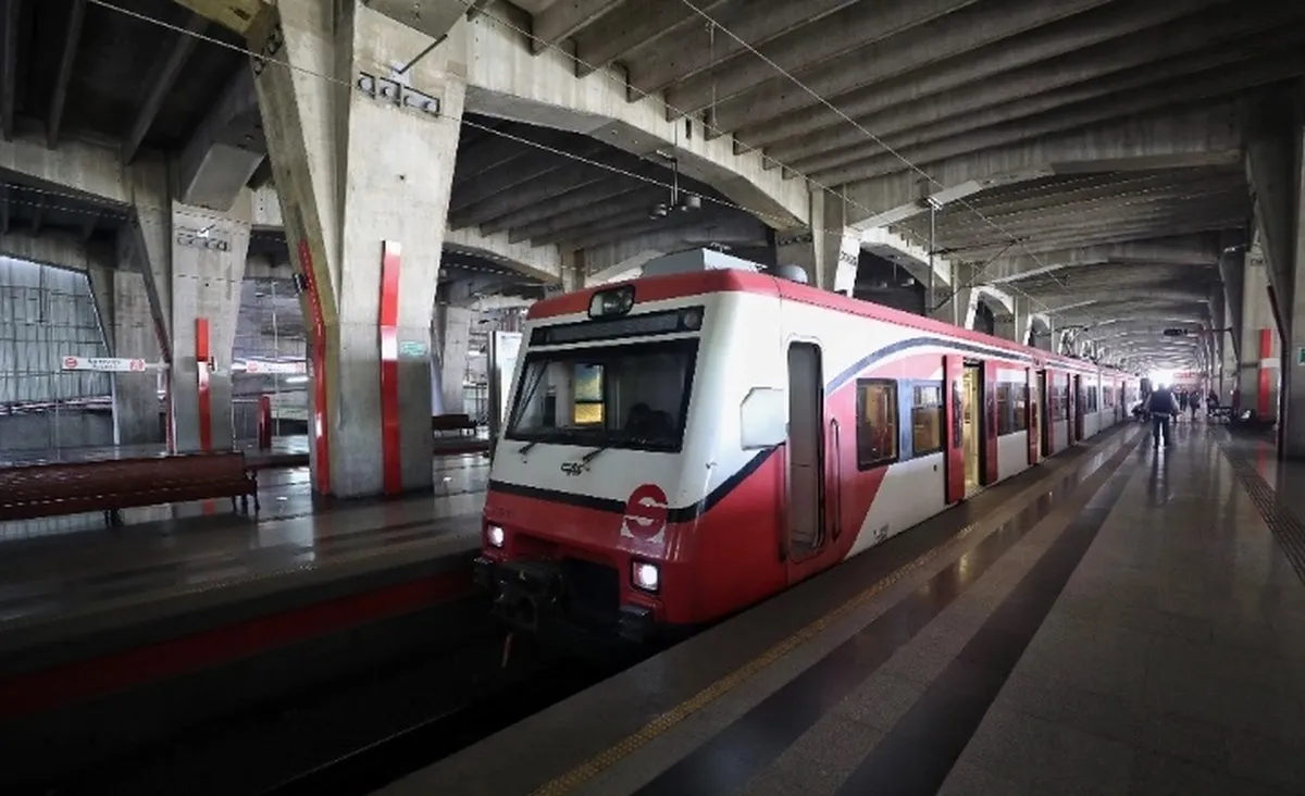 El Presidente Andrés Manuel López Obrador aseguró que ayer supervisó los avances del Tren Interurbano «El Insurgentes», el Tren Suburbano Lechería-AIFA y el Trolebús Chalco-Santa Martha. Foto: La Jornada