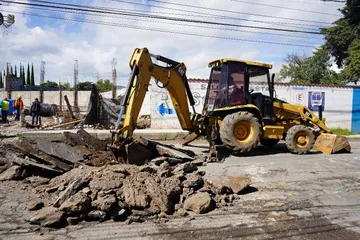 Construcción de carretera Cuautepec-Tulancingo