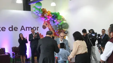 Autoridades llaman a cambiar la percepción sobre la adopción y abrir oportunidades para jóvenes que aún buscan un hogar.