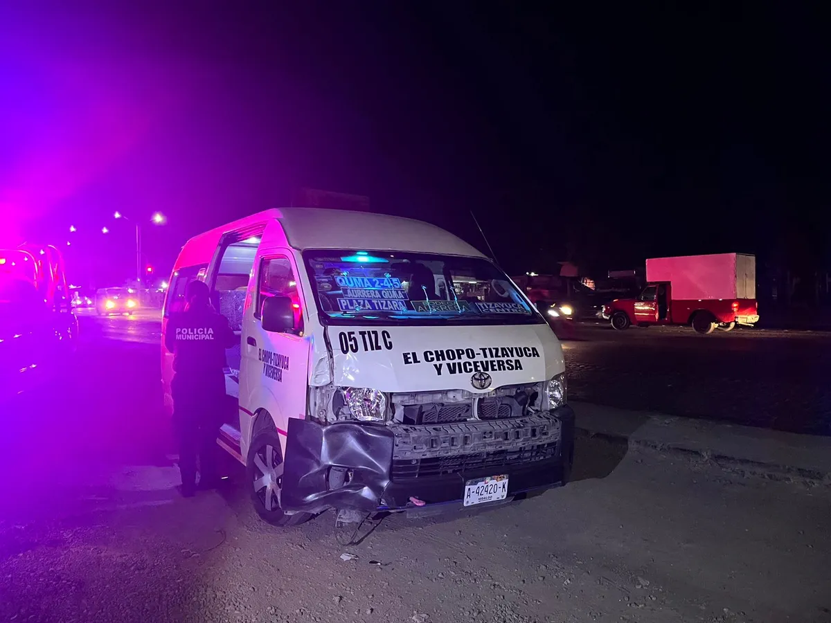 Choque de urvan y camioneta deja 5 lesionados en Tizayuca