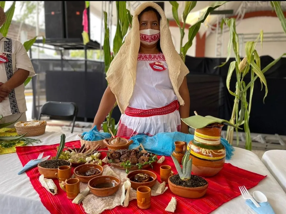 Chef reconocido invita a cocinera tradicional a su restaurante Hñähñu