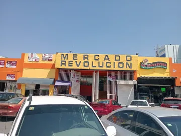 Pachuca: tapizan mercado Revolución de propaganda a favor de candidatos de Morena