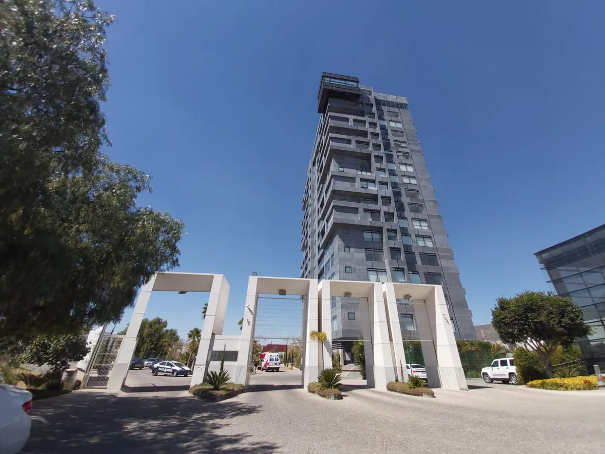 Flamazo en octavo piso de Torre Dioon, reportan una persona afectada