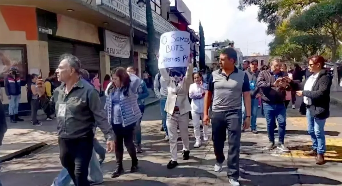 Exigen seguridad en Tulancingo. Vecinos marcharon pacíficamente para pedir un alto a la violencia en el municipio.