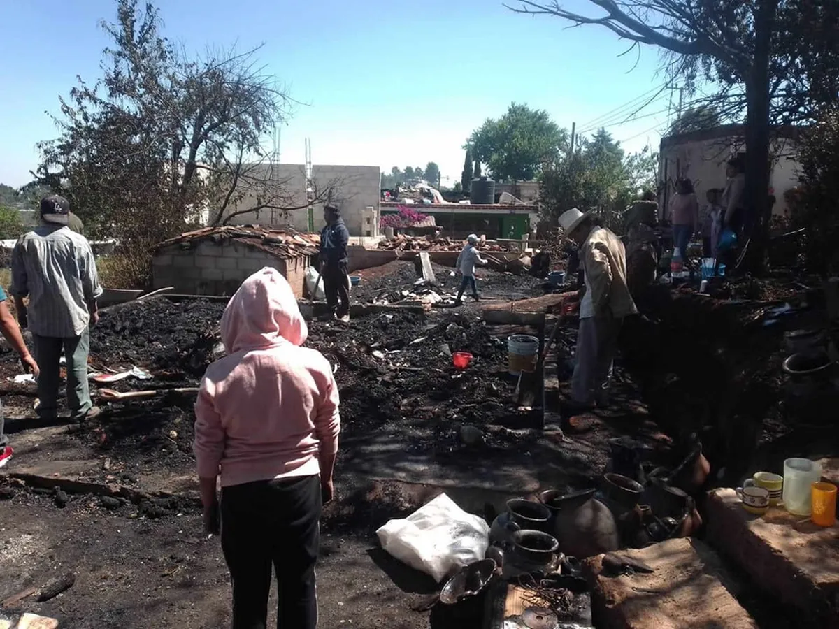 Incendio en Acaxochitlán: familia pierde todo en devastador siniestro