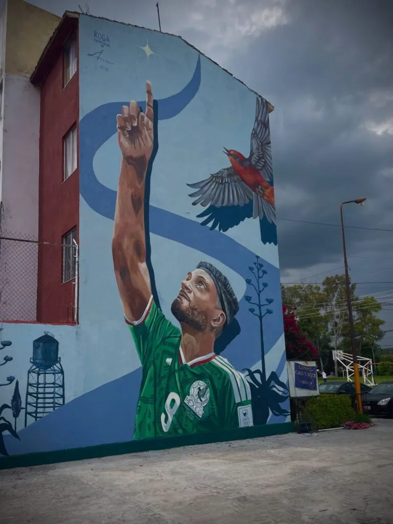 Raúl Jiménez inspira nuevo mural en Tepeji del Río