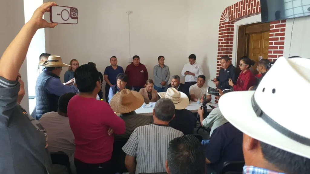 Ciudadanos de Tepeji del Río bloquean la autopista México-Querétaro