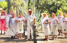 Tlachiqueros y expresiones culturales del Festival Santhe en Santiago de Anaya.