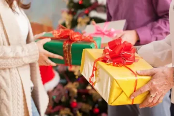 Qué hacer con el regalo del intercambio navideño que no te gustó