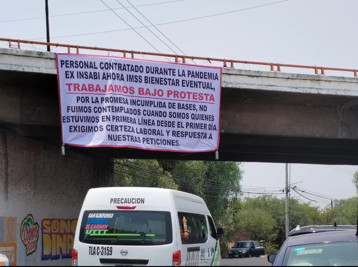 Trabajadores del Hospital General Tula Tepeji trabajan bajo protesta